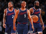 包含赛后NBA常规赛传出新动向；芝加哥公牛外线爆发；管理层表态：质疑声仍在；团队化学反应显著的词条