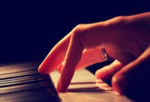 包含柔道赛场再起风云：西城青龙队惊险晋级北城火狐队，赛场气氛火爆全面提速抢占先机的词条